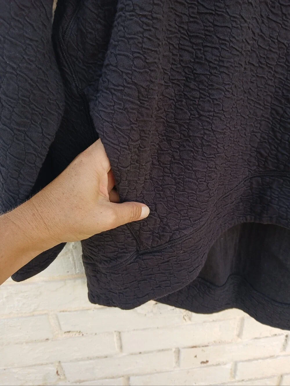 Lululemon Rippled V Neck Pullover Black Size 10